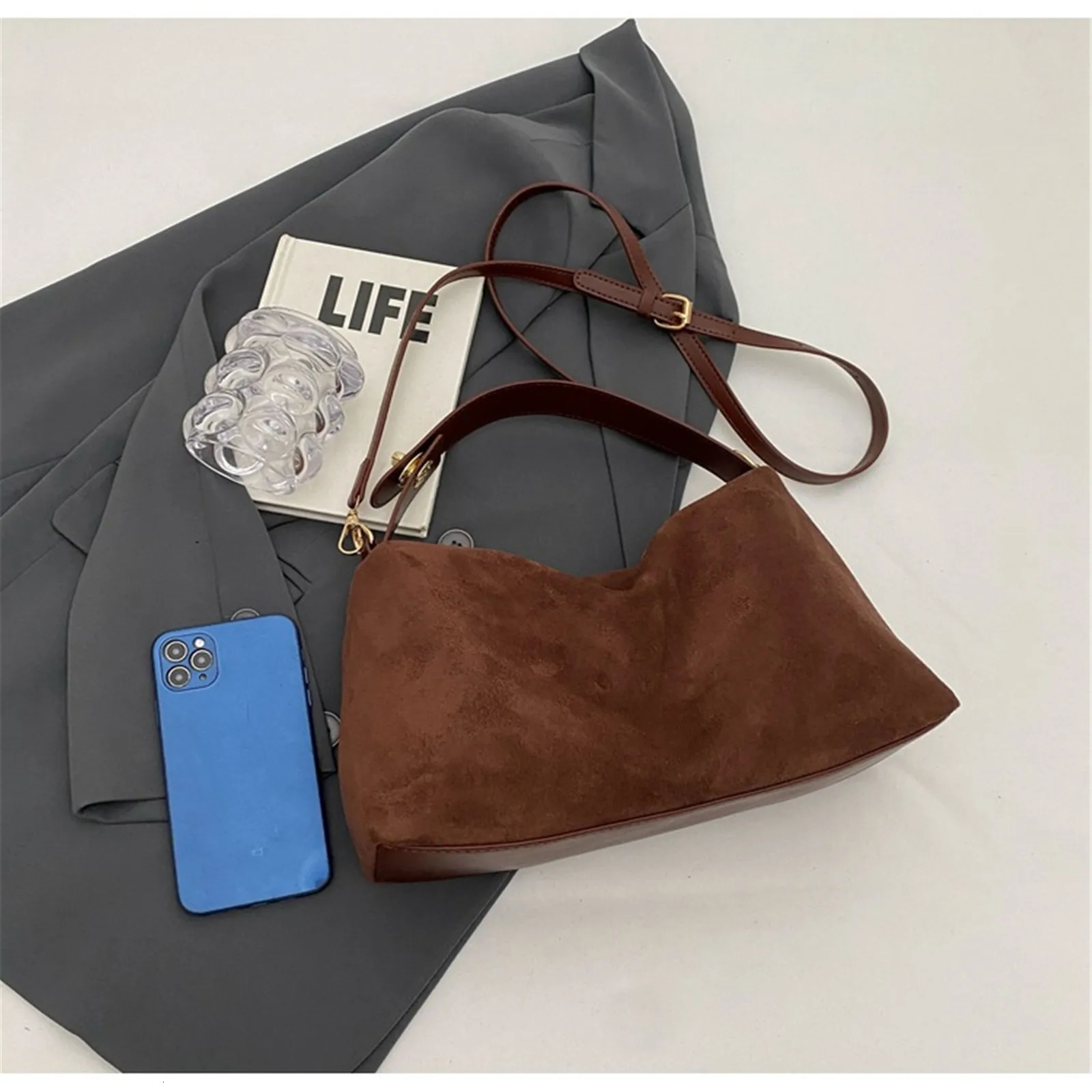 Fashionable Zipper Suede Simple Shoulder and Cross Body Bag Solid High Quality Womens Handbag Classic Edition 250303