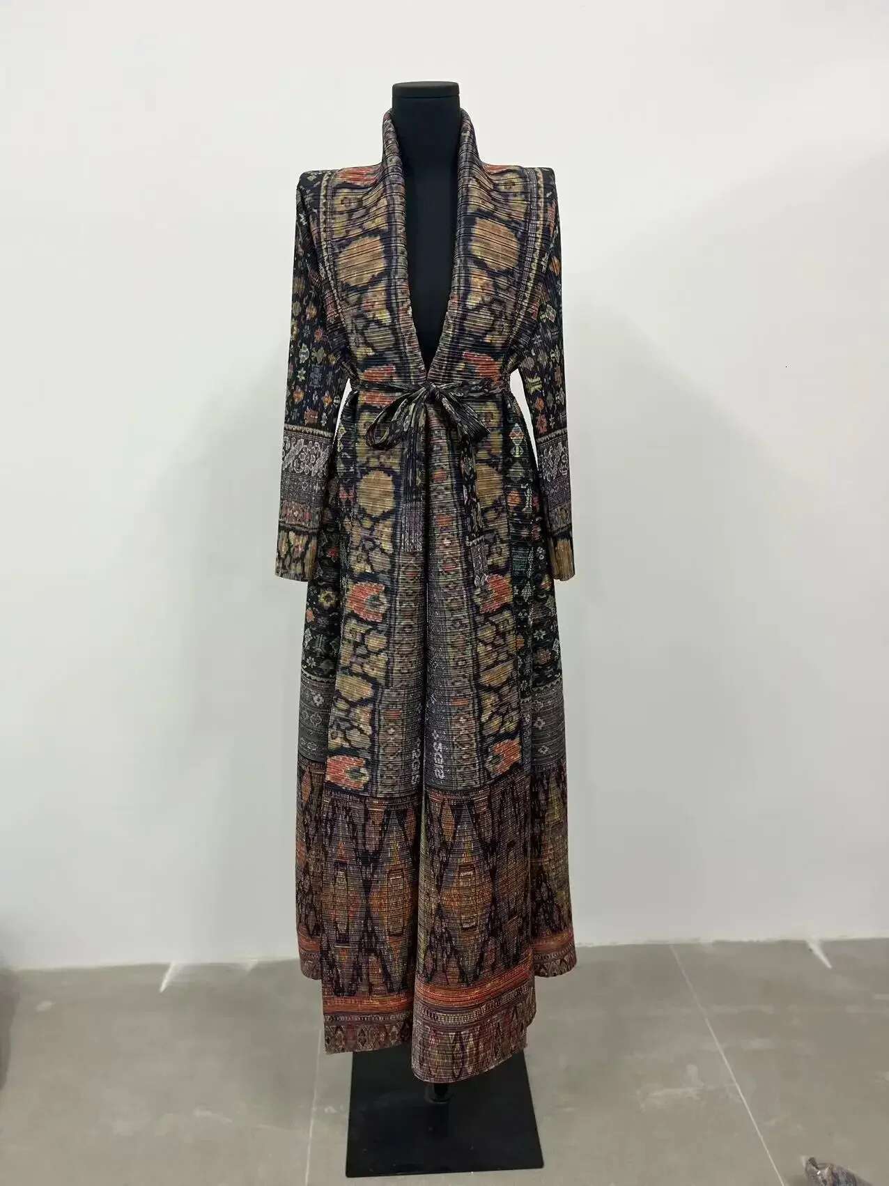 Miyake Pleated Print Foldable Collar Long Sleeved Trench Coat For Women 2024 New Winter Original Designer Fashion Cardigan Dress