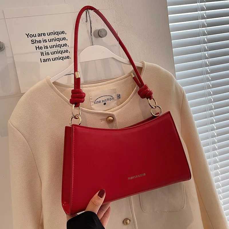 Fashion Wedding Bag Womens 2023 New Temperament Simple Shoulder Underarm Bag Luxury Designer Red Bride Handbags Trend Z250303