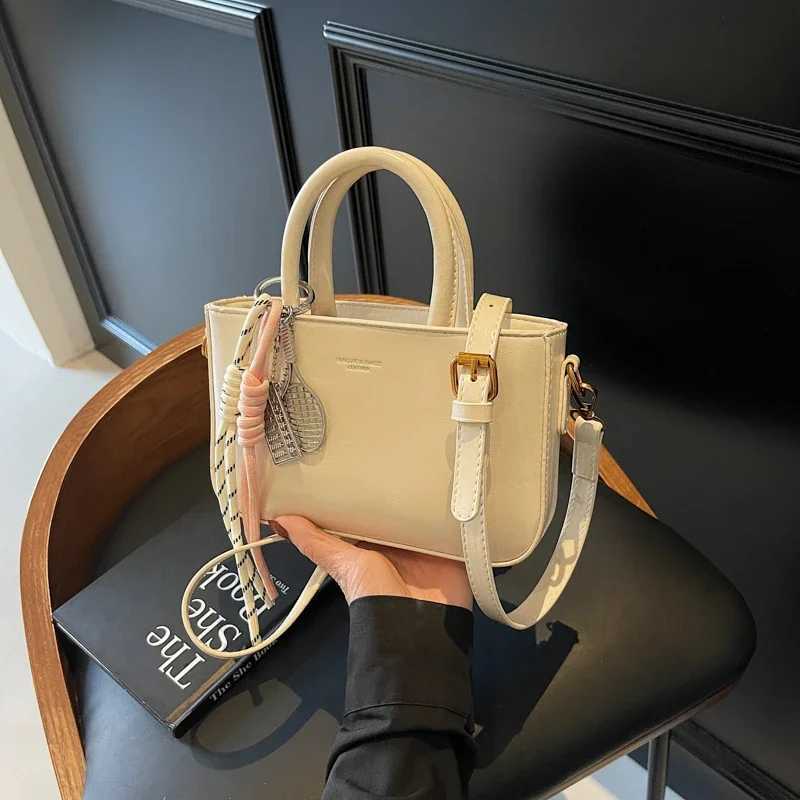 Trendy Solid Color PU 2025 High Quality Womens Handbag Versatile Zipper Lightweight Fashionable Single Shoulder Crossbody Bag Y250303