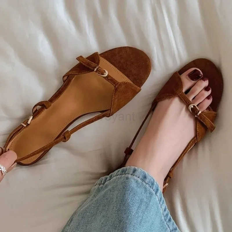 Vintage Line with Flat Sandals Design Sense Open Toe Slippers Casual Holiday Beach Shoes Light Single Shoes Luxury Sandals Z250304