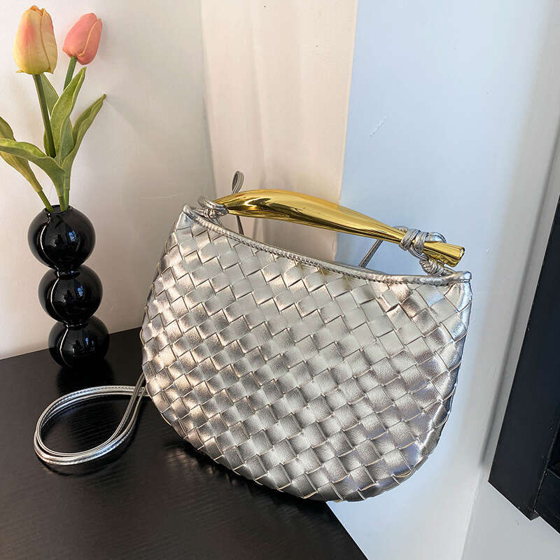 Sardine Shark Woven Hand Dumpg Bag European And American Pleated Shoulder Bags