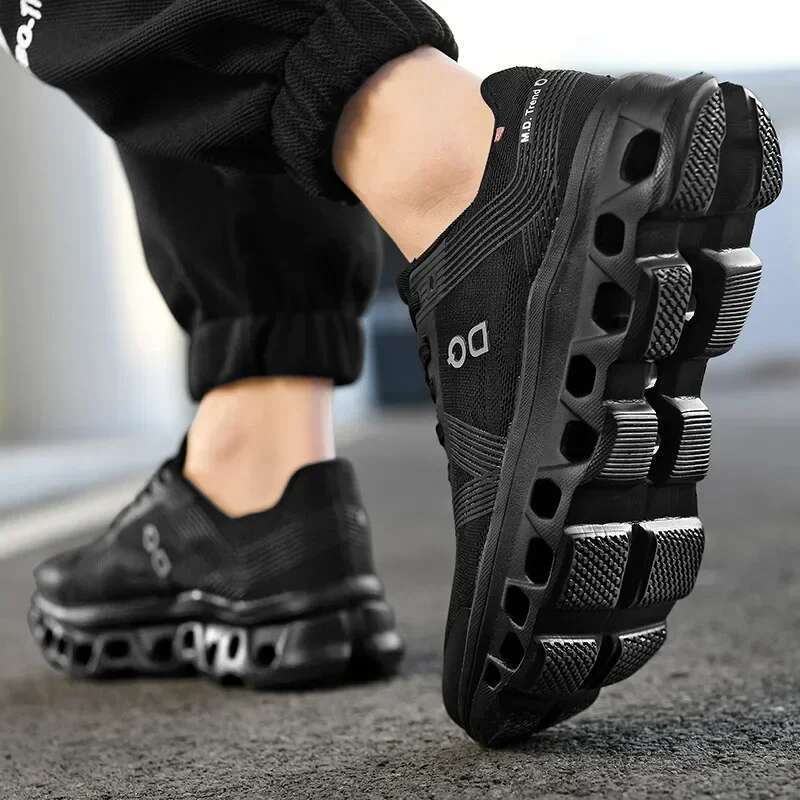 Trendy and Comfortable Casual Sports Shoes: Fa shionable Soft-Sole W alking Footwear