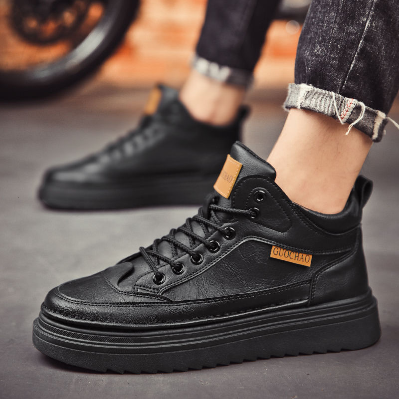 2025 Spring summer Designer s New Martin Men s Multi Functional Fashion Lightweight Outdoor Black Brown Men s Size 39-44