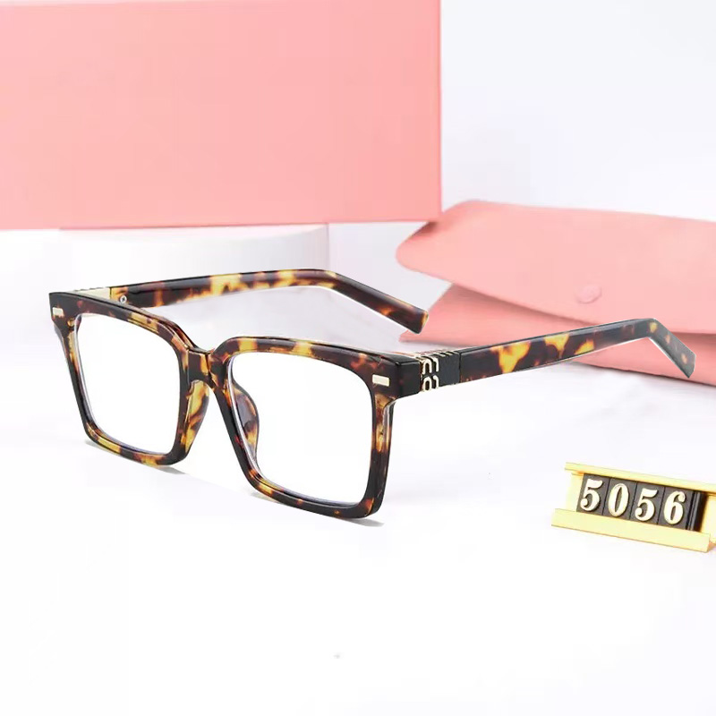 Designer sunglasses for women men Fashion luxury sun glasses m Square frame Clear lens Euro american trend glasses quadrate Full frame UV400 goggles Pink box