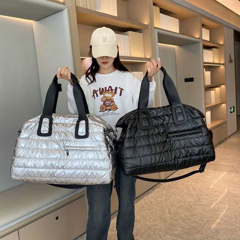 Large Capacity Shoulder Tote Shoulder and Cross-body Duffle Bags Lightweight Travel and Gym Bags Unisex Storage Duffle Bags Y250304