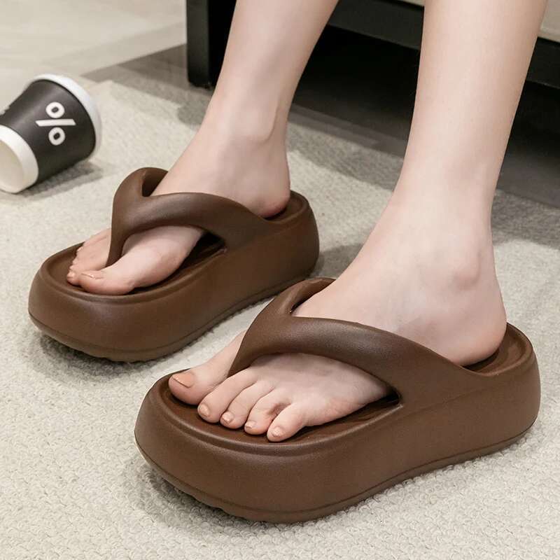 Platform for Chunky Women Summer 2025 Clip Toe Thick Bottom Cloud Slippers Woman Beach Non-Slip Soft Sole Flip ps
