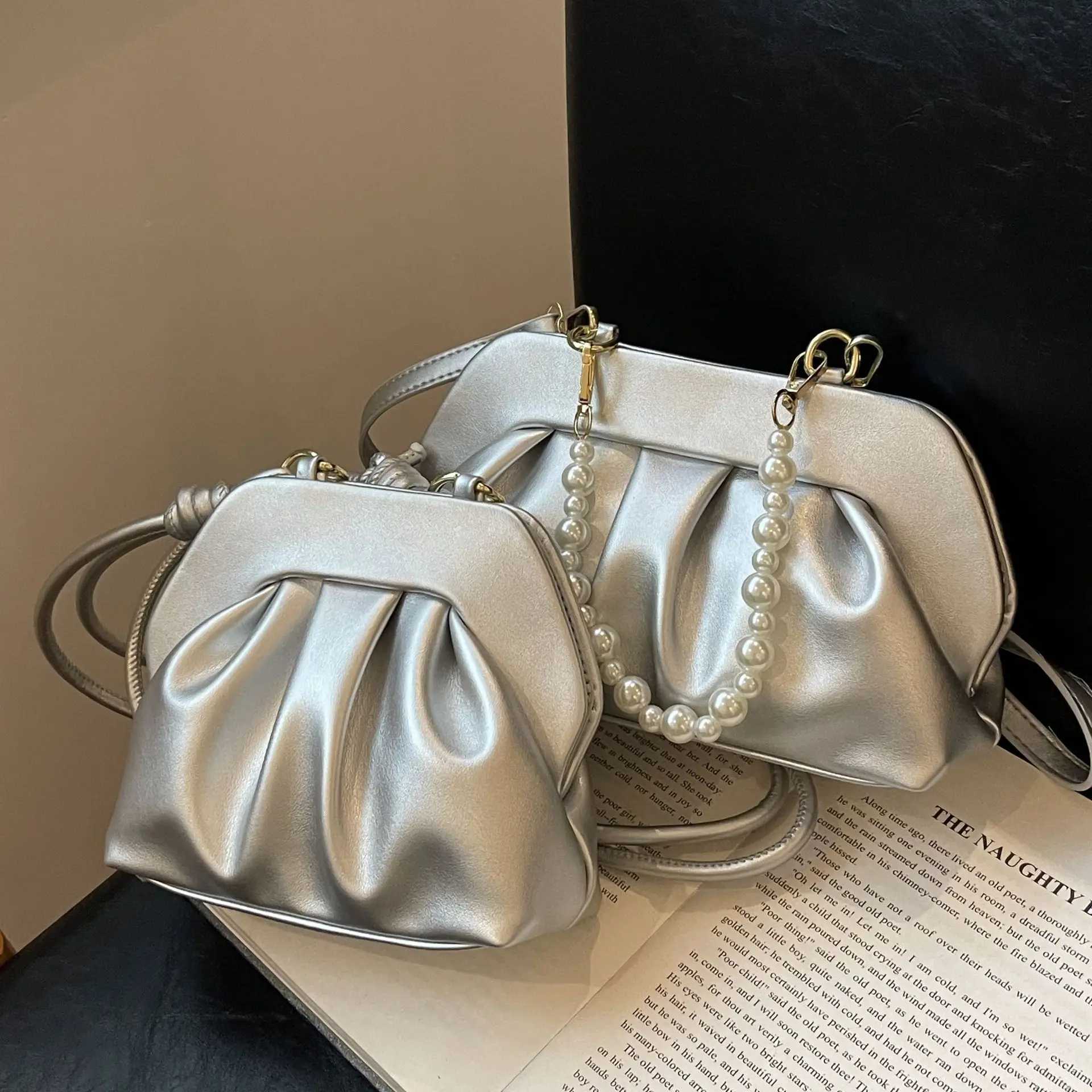 Luxury Women Brand PU Leather Pleated Crossbody Bag Casual Beading Pearl Cloud Shell Messenger Bag Y250303