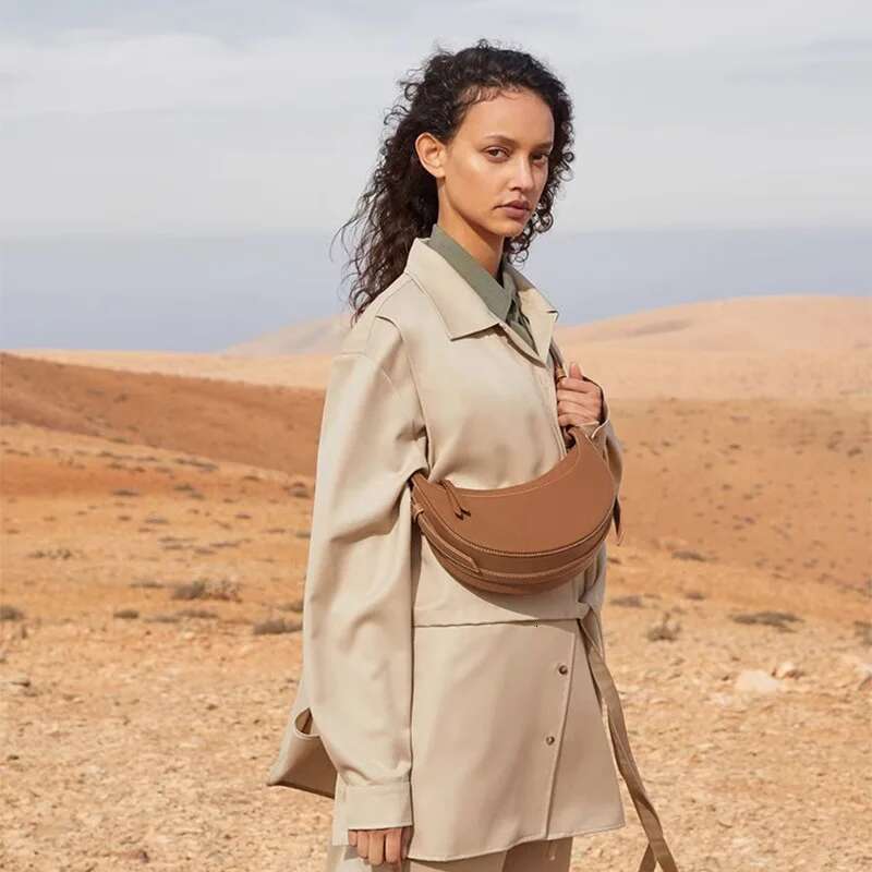 Exquisite Women's Crescent Shaped With Lychee Pattern Cowhide, Shoulder And Armpit Saddle Bag, Diagonal Cross Bag