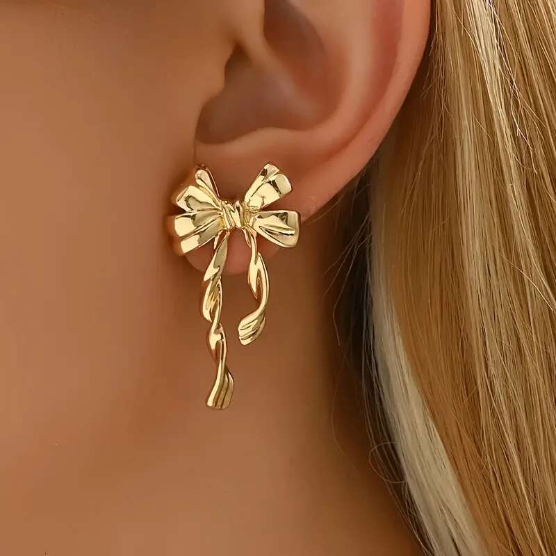 1 Pair of Fashionable and Simple Gold Bow Earrings Women, Suitable for Daily Wear