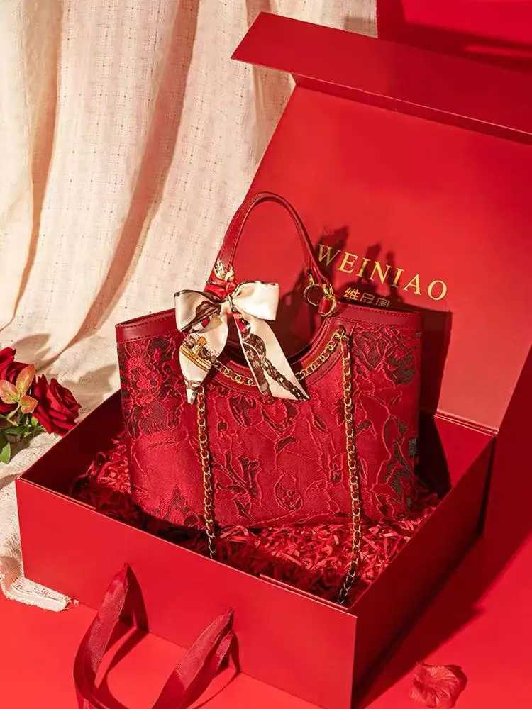 Large capacity bridal wedding bag fashionable embroidery casual handbag sexy red womens handbag high-quality shoulder messenger bag Z250303