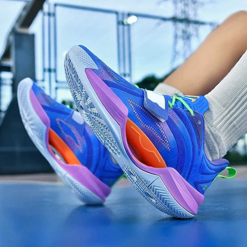 hot Basketball for Men and Wen Low Cut Mesh Breathable Anti Slip Shock-absorbing Soft Sole Night Light Sports Shoes Z250303