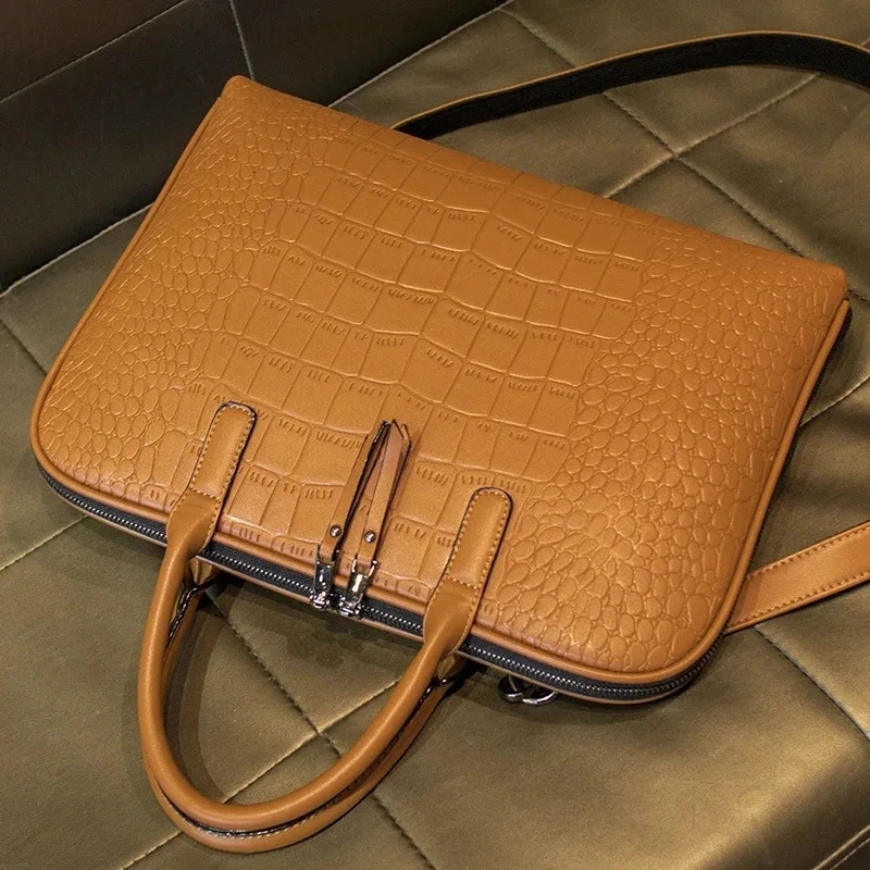 Customized Style Business Briefcase Handbag Suitable For 13/14/15 Inch Laptop Bag Insurance Document Shoulder Diagonal Bag 250228