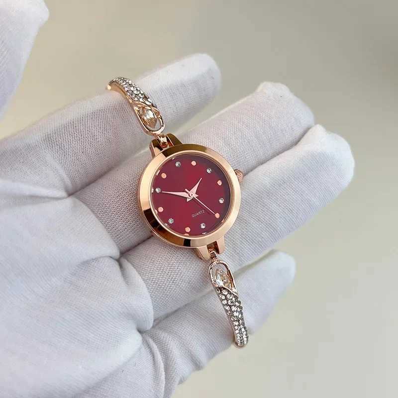 Womens New Quartz Water Diamond Slim and Exquisite Bracelet Womens Korean Quartz Wristlets LeisureXJ250304