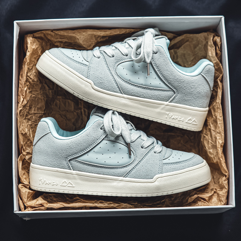 Large Couple 2025 Spring/summer New Designer Shoes Light Luxury Casual Skateboarding Sports Shoes Bread Men's Versatile Fashion Board Shoes