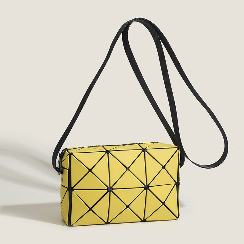Japanese Cupid small square lifetime diamond grid women's mini mobile phone bag, single shoulder crossbody, unisex style