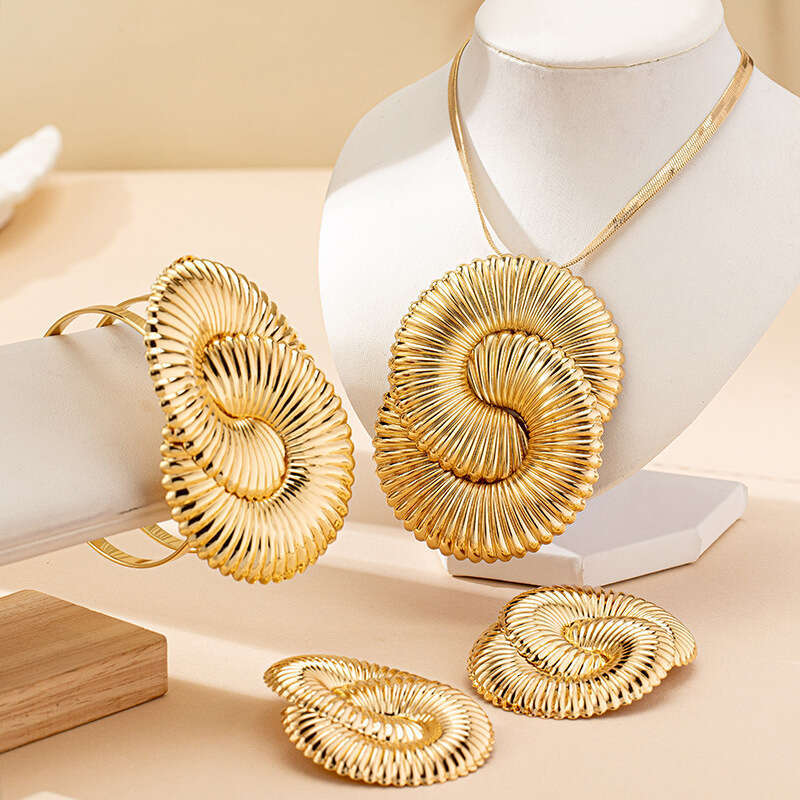 designer jewelry 3 fashionable and personalized exaggerated metal geometric circles twisted ripple women's earrings necklace jewelry set
