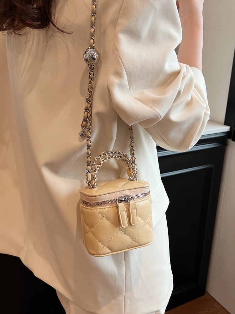 Fashion Crossbody Bucket Bag For Women Trendy Mini Mouth Red Envelope Handbag Versatile Single Shoulder Underarm Small Bag 250303