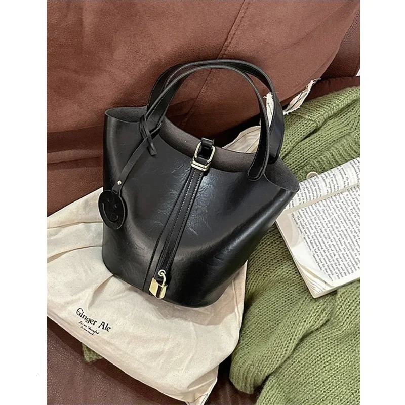 Versatile bag crossbody womens high-end sensory vegetable basket womens bag niche retro bucket bag handbag 250303