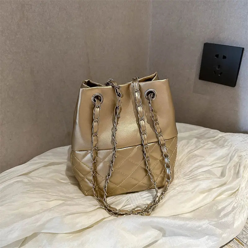 Black Chain Trend Woman Messenger Shoulder OL Bags PU PVC Leather Women Lady Shining Handbag Purses Small Bags 250228