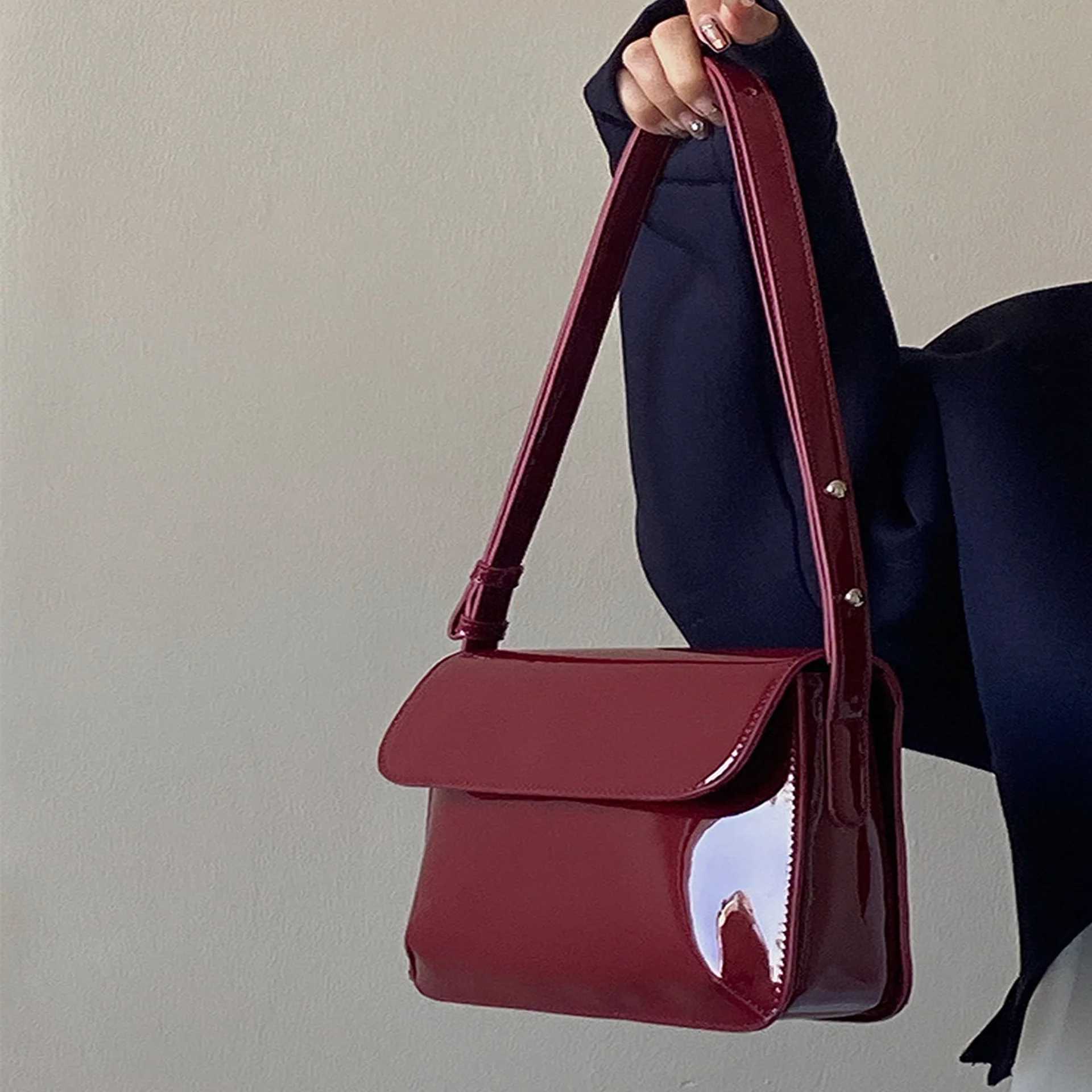 Vintage red patent leather small square bag armpit bag 2023 new fashion versatile square handbag shoulder bag crossbody bag Z250303