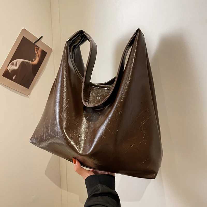 Soft PU Leather Quality Underarm Bag Vintage Wine Red Ladies Shoulder Bag Commuter Large Handbag Womens Versatile Tote Bag Z250303
