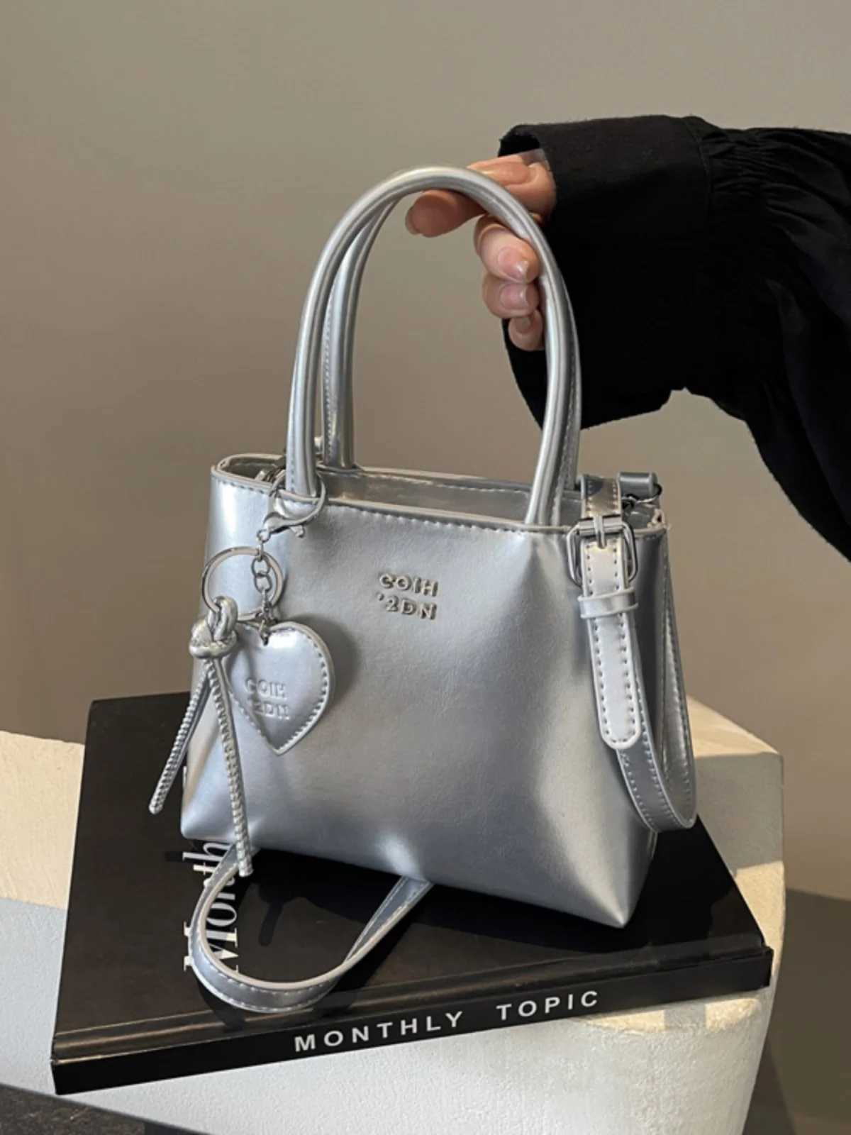 Red Bridal Wedding Bag Water Bucket Bag 2025 New Small and Medium Luxury Fashion Handbag Texture Single Shoulder Crossbody Bag Z250303