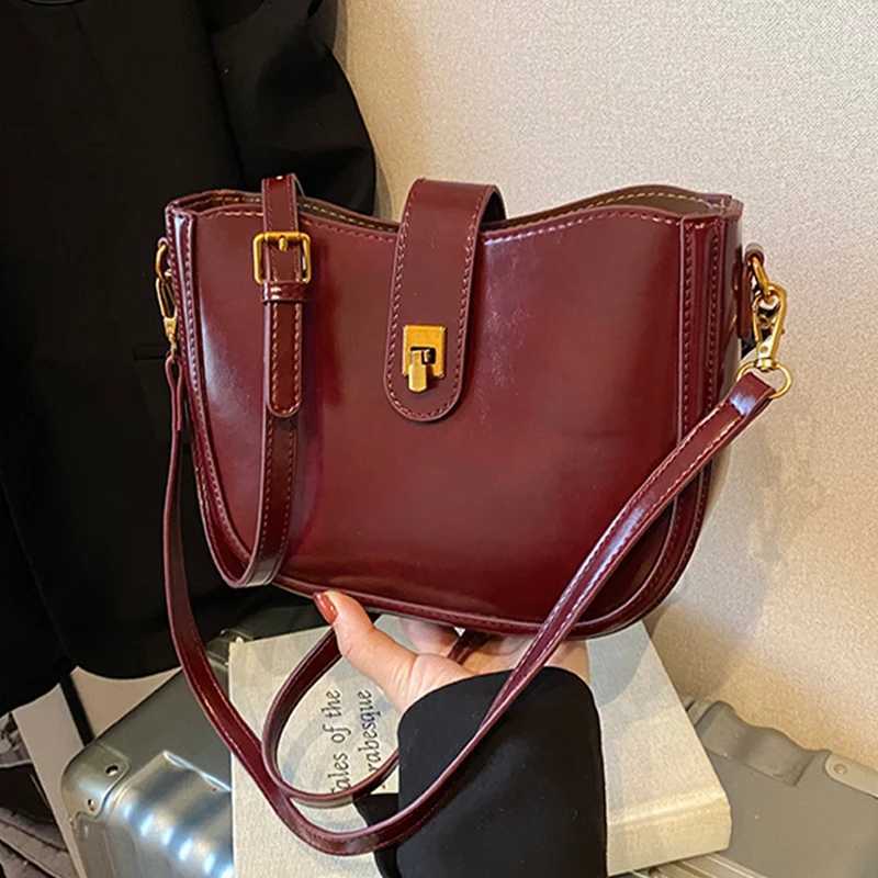 2025 Spring New Womens Single Shoulder Bag Texture Leather Crossbody Bag Korean Red Versatile Handbags Trend Z250303