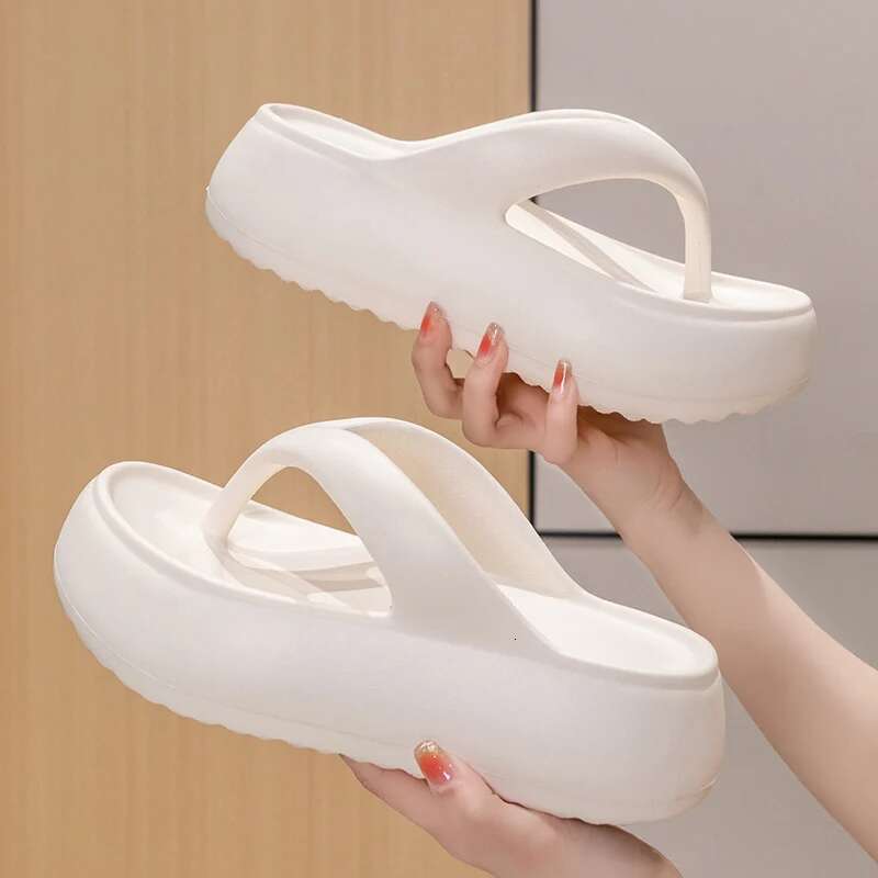 Platform for Chunky Women Summer 2025 Clip Toe Thick Bottom Cloud Slippers Woman Beach Non-Slip Soft Sole Flip ps