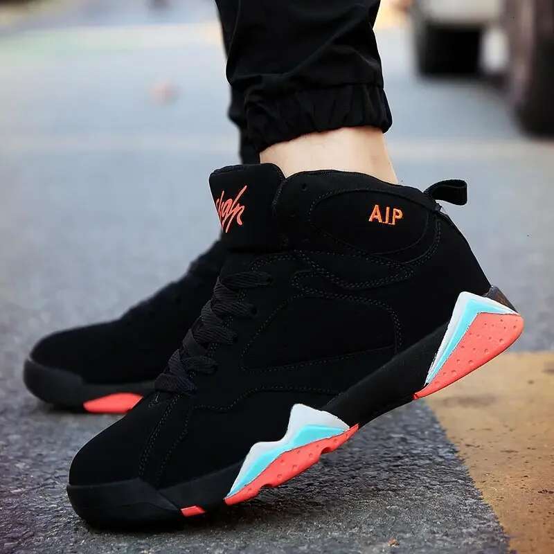 2025 Outdoor Runn ing Men Sneakers for Wo m en High Top Spo rt Winter Shoes Baskets Trainer Aquatic Sneakrs Te nis Hombre
