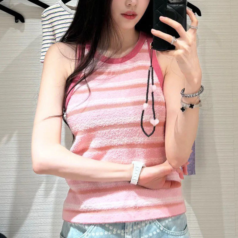 Fashionable Ladies Cashmere Knit Striped Vest Fashion Round Neck Multi-Color Sleeveless Top Slim Stretchy Elegant Early Spring High-Quality Luxury Des