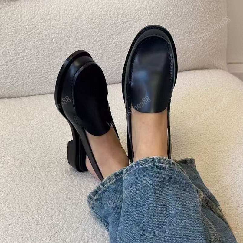 Designers Sandals Womens shoes Top cowhide Rhinestone buckle flat heel loafer Designer shoe Back Strap Low heeled Casual Sandal EUR35-EUR41