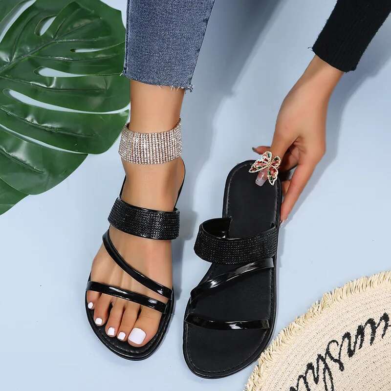 Summer New 2025 Women's Fashion Gold Sier Patent Leather Flat Heel Sandals Bg Rhie Narrow Band Beach Casual Slippers