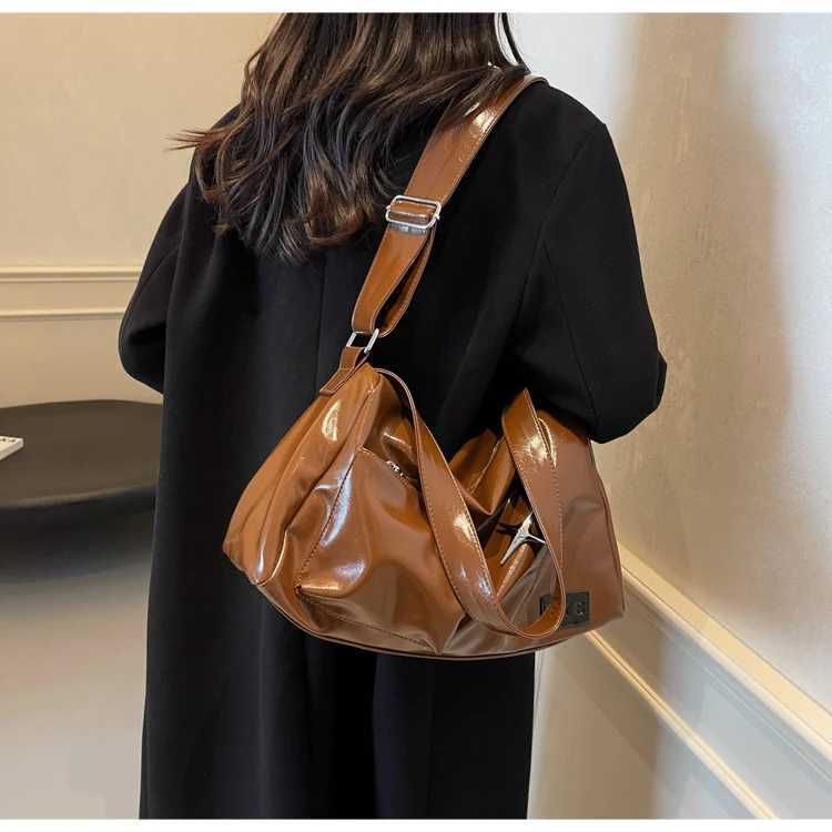 Brand Designer Oil PU Leather Womens Shoulder Bag Retro Crossbody Bag Large Capacity Pillow Bowling Handbag Y250303