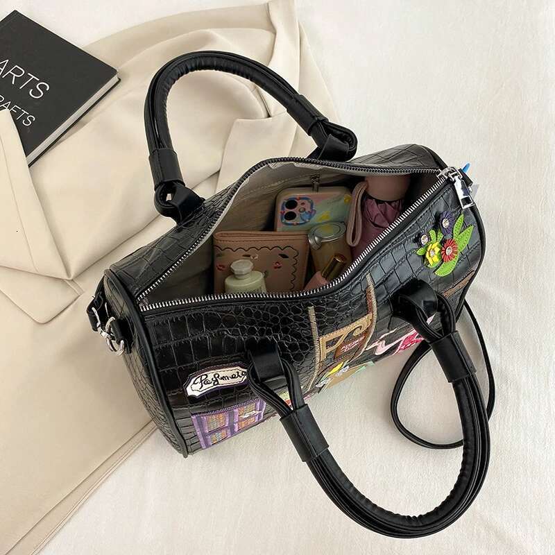 High Quality Boston Fashion Embroidered Shoulder Bags For Women Purse And Handbag Designer Crossbody Bag Cute Satchel