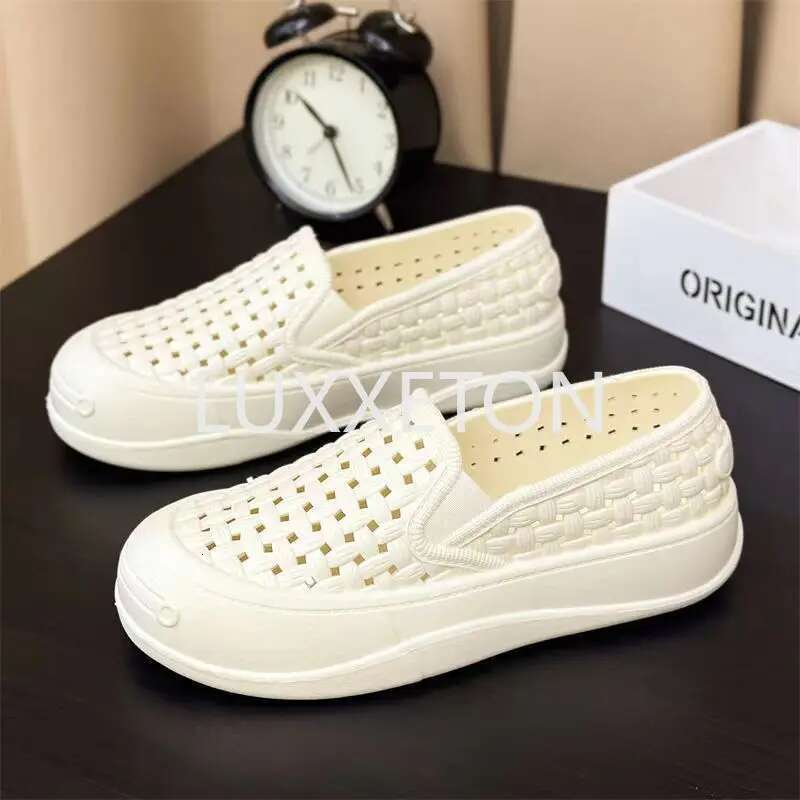 Summer New Women Fashionable Baotou Hollow Soft Sandals Thick Sole Non Slip Breathable Free Shipping