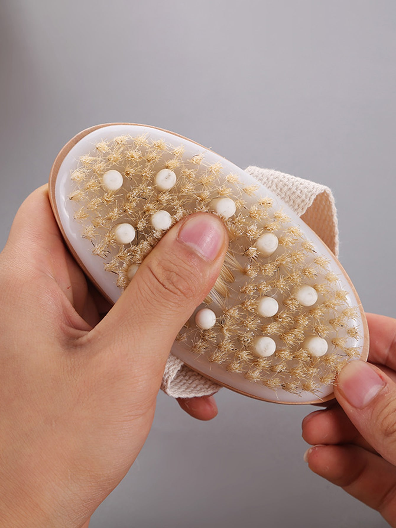 1pc-Pet bath brush for dogs and cats - bristles, gentle grooming and massage