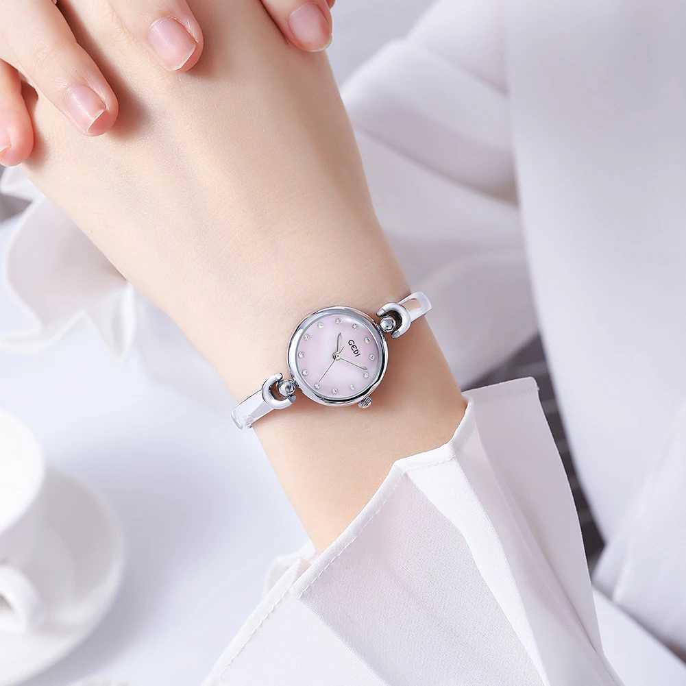 Fashion Building Top Brand Elegant Waterproof Golden Quartz Women Luxury Steel Chain Str Diamond Index Small Dial La GiftsXJ250304
