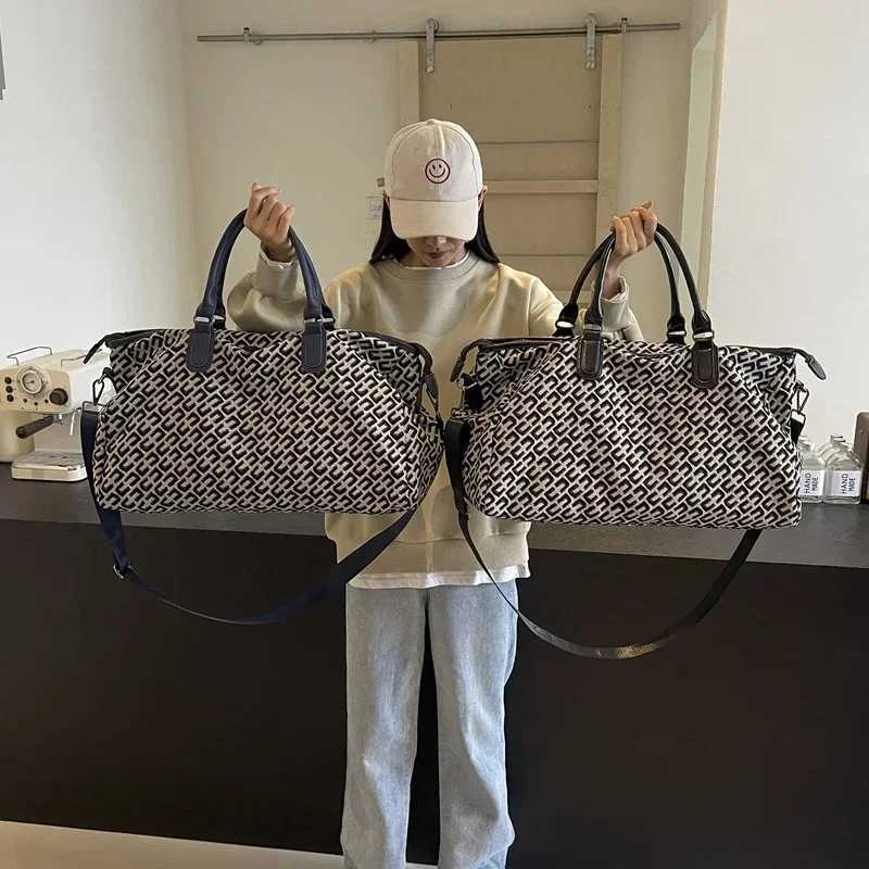 Fashion Pattern Printed Oxford Spinning Travel Bag Large Capacity Solid Multi-kinetic Sports Bag 2024 Hot Sale Bags for Women Y250304