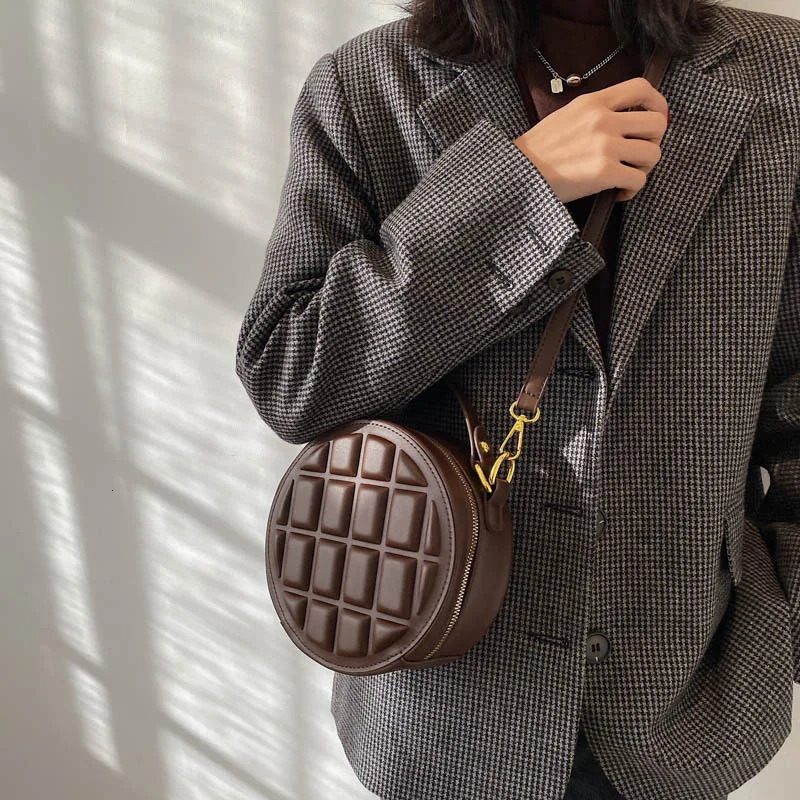 Solid color horizontal womens bag round handbag fashionable handbag mini leather shoulder bag womens bag 250303