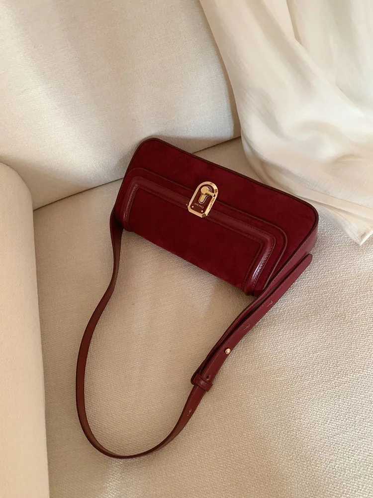 Womens Plush Simple Solid Shoulder Bag Fashion New Metal Buckle Womens Ten Font Square Bag Z250303