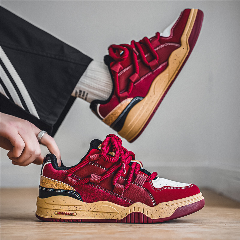 2025 New Niche Design Wine Red Board Trend Multifunctional Leisure Breathable Sports Shoes Thick Sole Height Increasing Bread Shoes Men's Board S