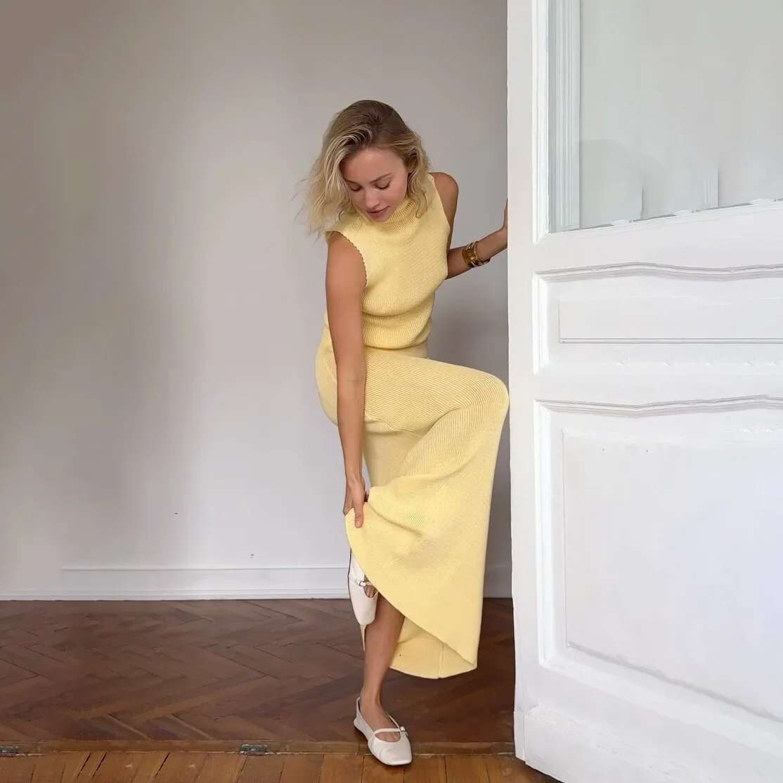Women's Sleeveless High-Neck Knitted Tops Long Skirt Sets Elegant Office Lady Soild Top A-E Skirts Commuter Outfit Conjuntos