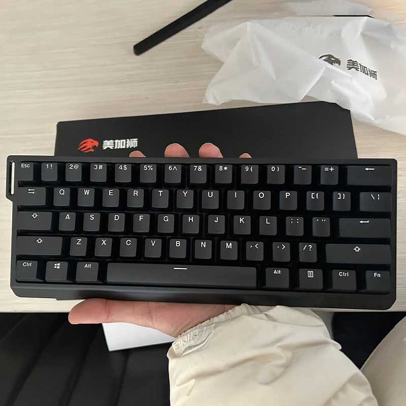 MAD68/R 68 Key Gaming Magnetic Axis Keyboard Game Dedicated Full Key Hot Swap Quick Response Entry Level CustomGaming Keyboard Z250304
