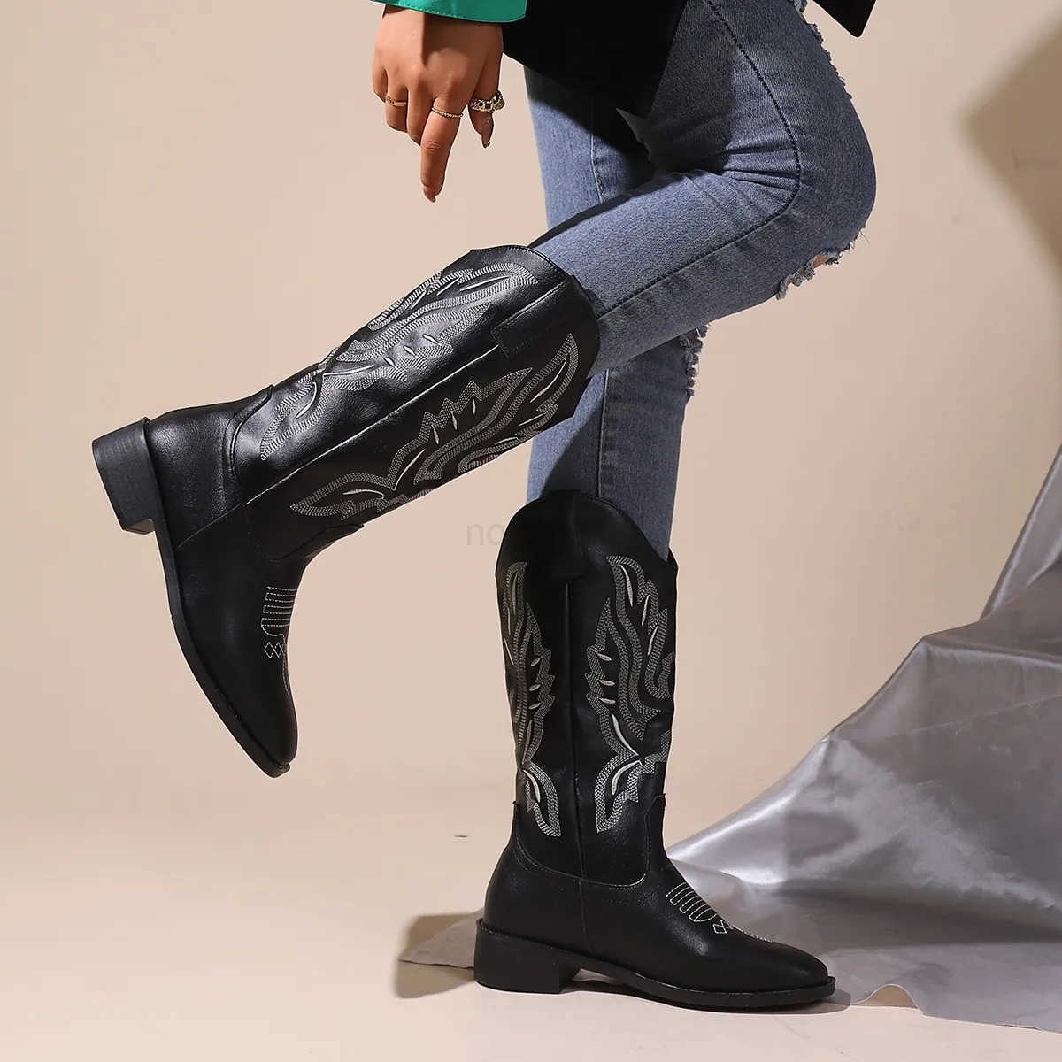 Winter Classic Boots for Wan Real Suede Pointy toe Wedges heel Ankle Boots Simple Cfortable Cowboy Boots fem Z250304