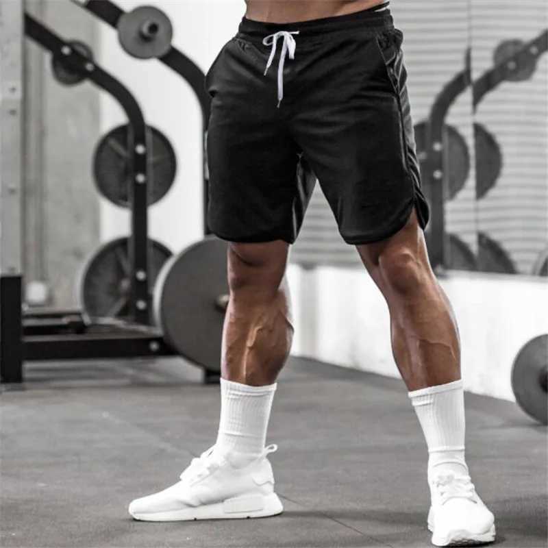 Solid Color Shorts Mens Sports Shorts Mesh Quick Drying Breathable Basketball Capris Summer Running Training PantsT250304