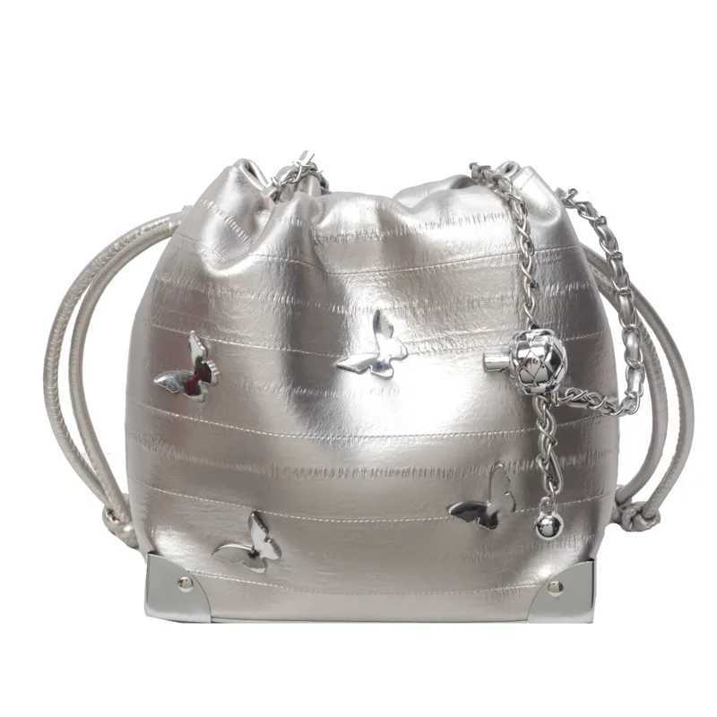 Luxury Women Brand PU Leather Pleated Crossbody Bag Retro Chain Metal Butterfly Bucket Messenger Bag Y250303