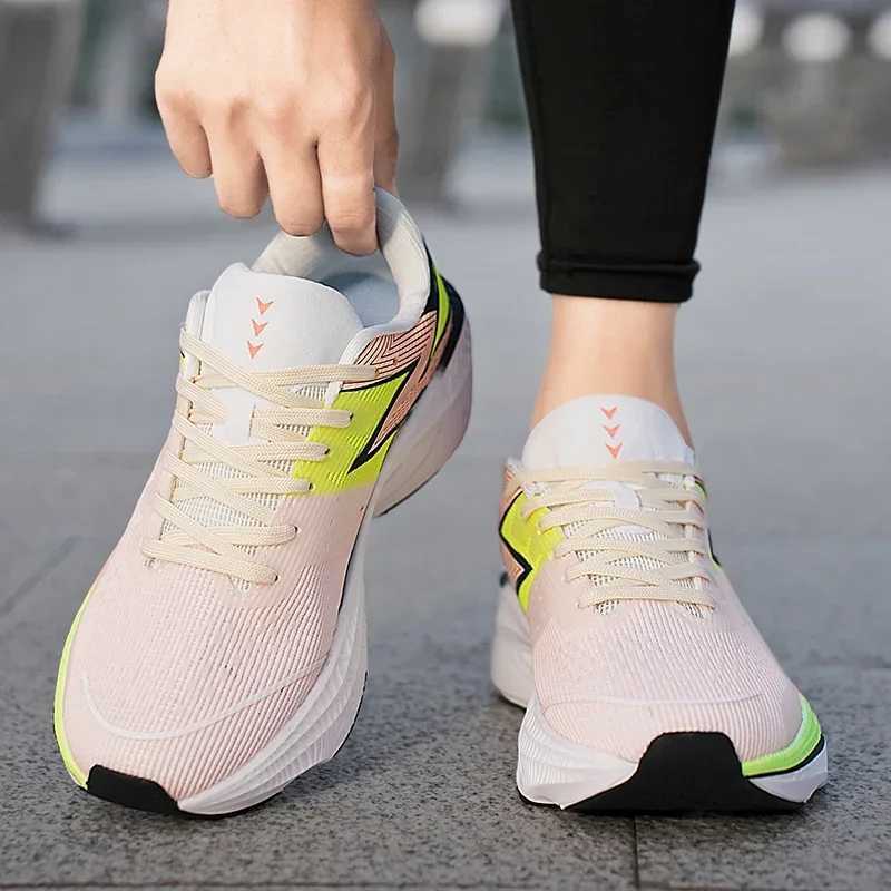 New Professional Marathon Running Shoes for Foreign Trade Carbon Plate Racing Shock-absorbing hot Sports Training Shoes36-45 Z250303