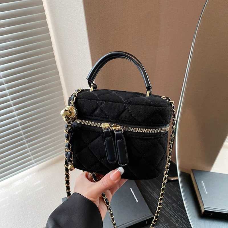 Mini Faux Suede Chain Small Square Bag Korean Fashion Design Sense Red Texture Simple Crossbody Bag Small Fragrance Wind Handbag Z250303