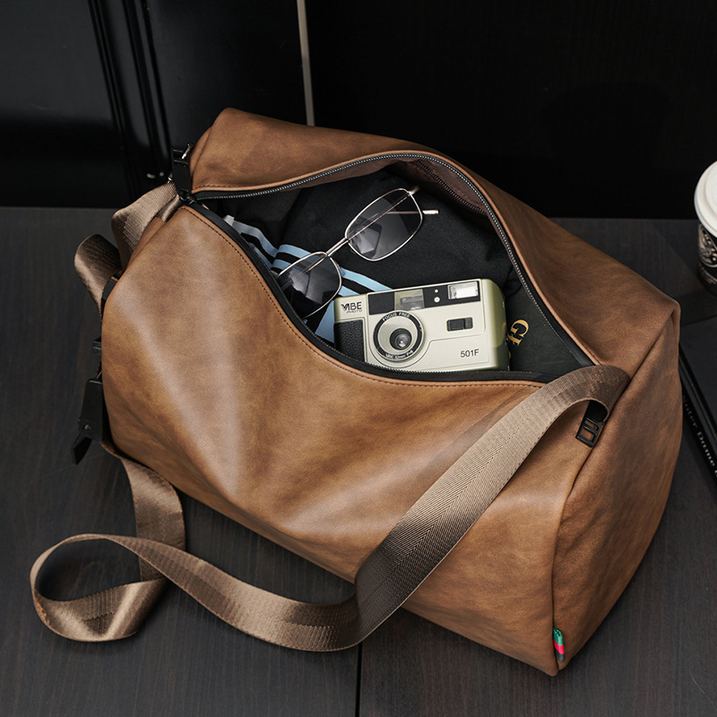 Designer Designer 2025 New Large Capacity Fashionable Fitness Korean Version Men's Crossbody Casual Shoulder Bag Trend